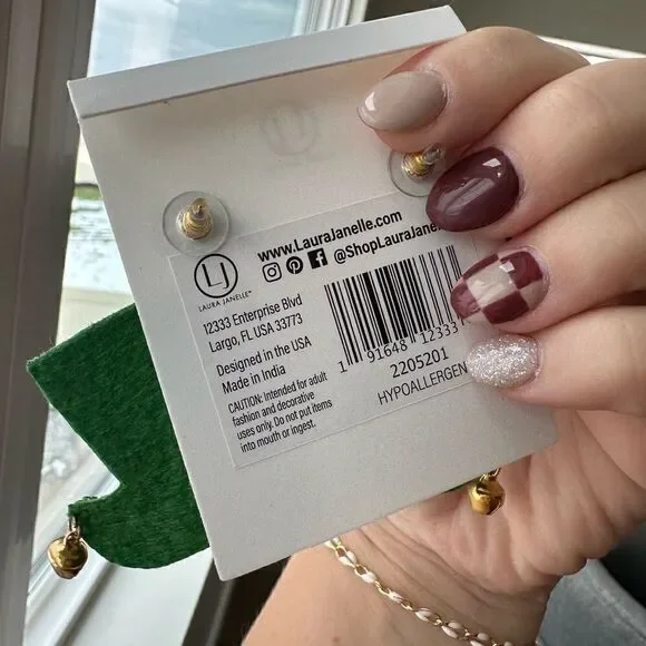 New Laura Janelle Christmas earrings - Picture 3 of 3